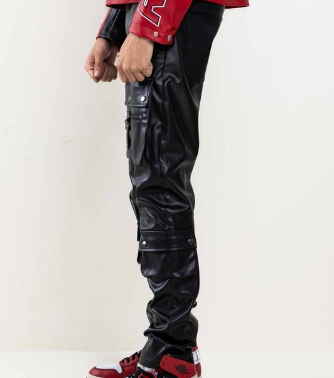 MEN- The “STAND ALONE” leather cargo